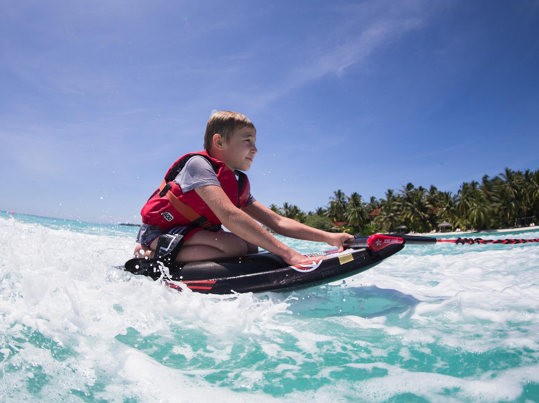 Maverick Style Water Sports at Kurumba Maldives景点图片