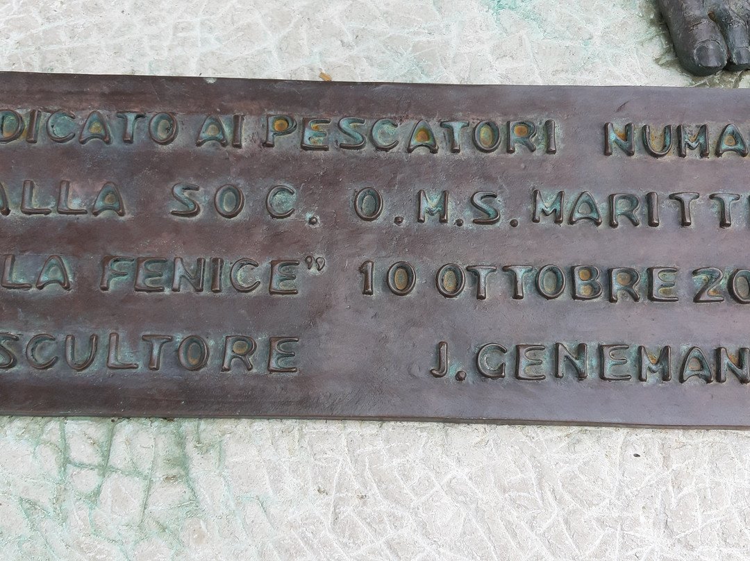 Monumento al Pescatore-努马纳必去景点