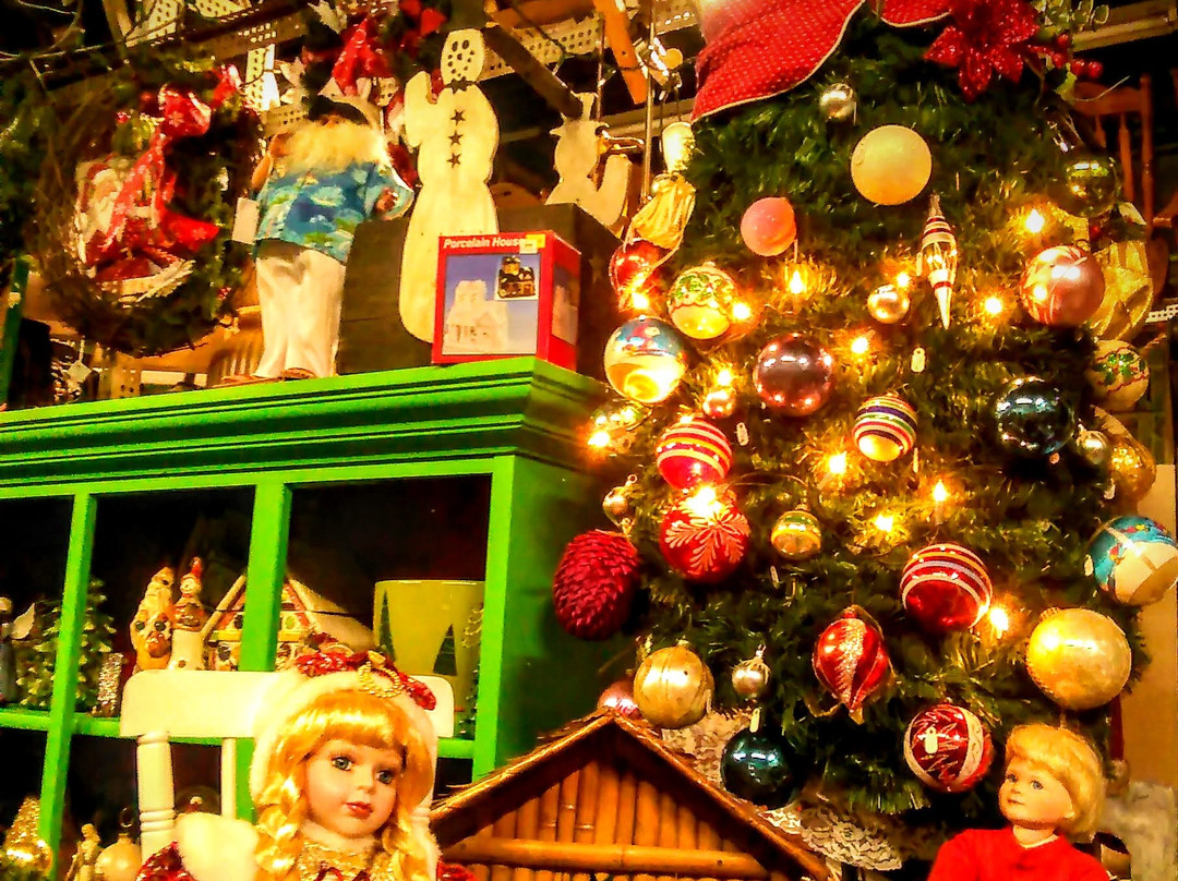 Riverview Antiques N Marketplace