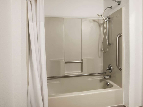 罗切斯特希尔斯戴斯套房酒店主图