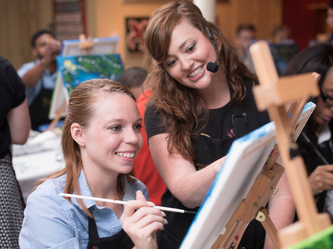 Painting with a Twist-Avon必去景点