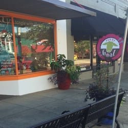 Cairo旅游景点-Fuzzy Goat