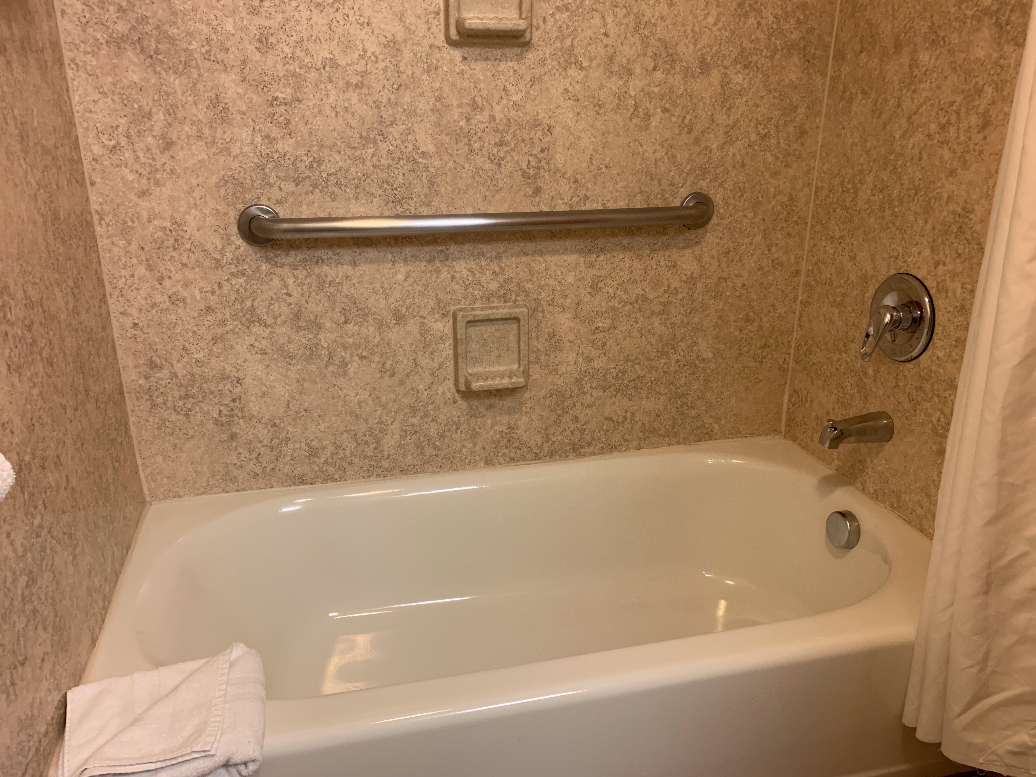Executive Residency By Best Western Navigator Inn & Suites-浴室