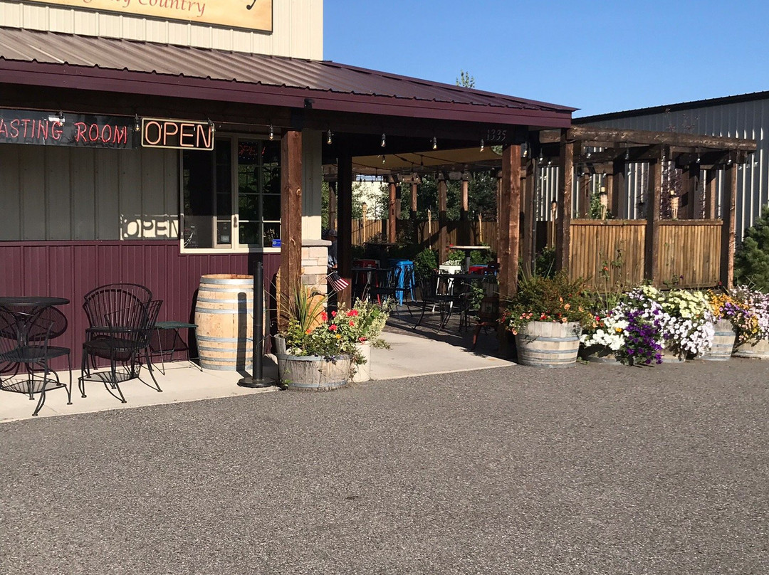 Yellowstone Cellars & Winery-比灵斯必去景点