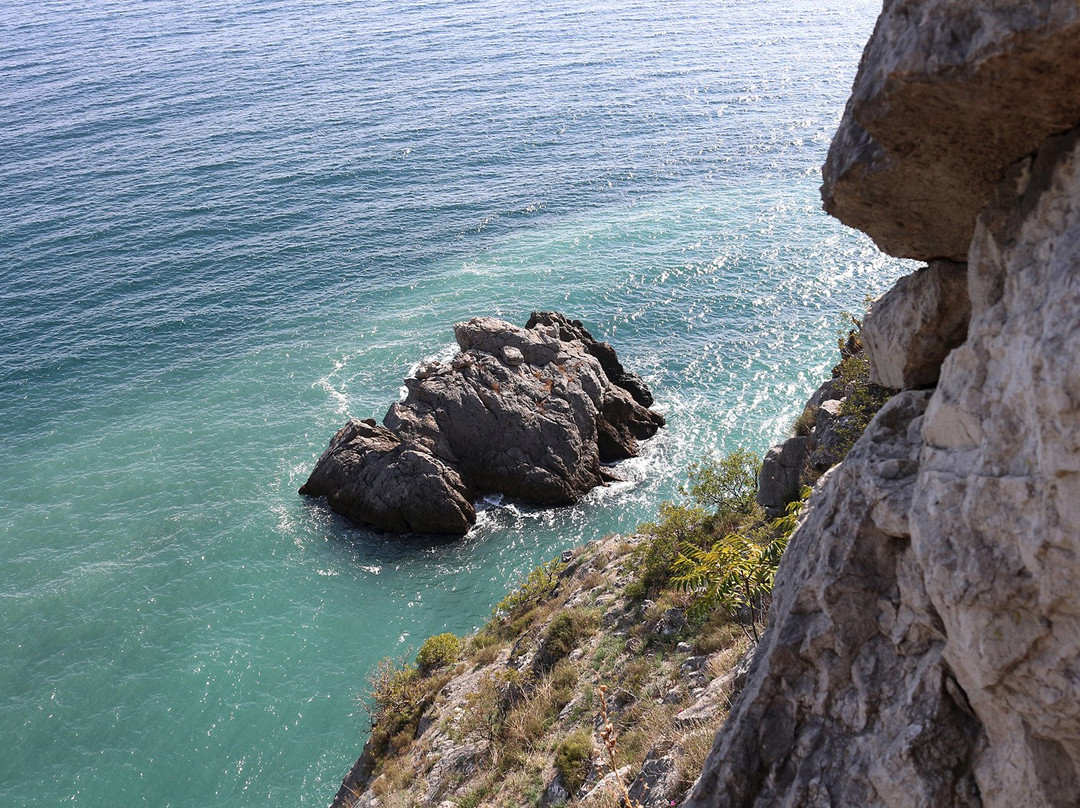Genoese Rock景点图片
