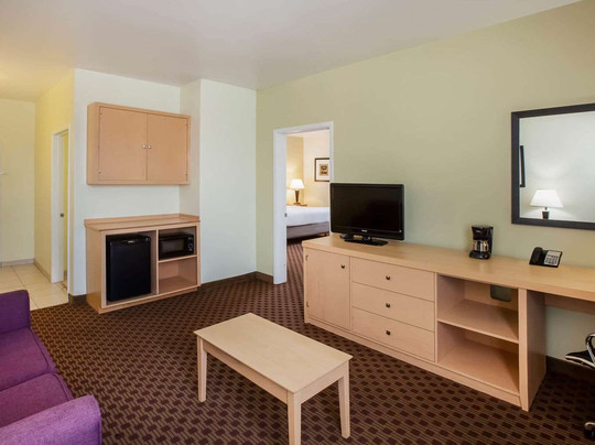 La Quinta Inn & Suites by Wyndham Odessa North主图