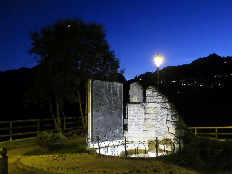 Monumento ai caduti delle guerre景点图片