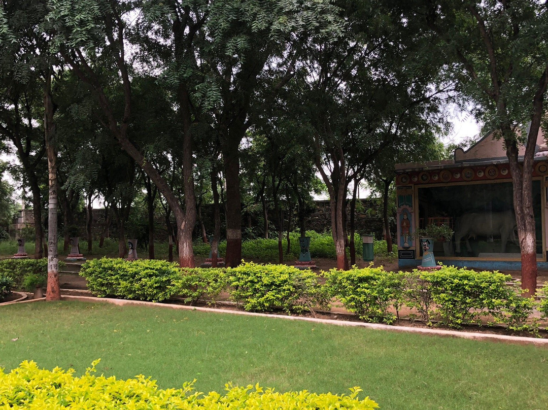 Pavapuri Jain Temple景点图片