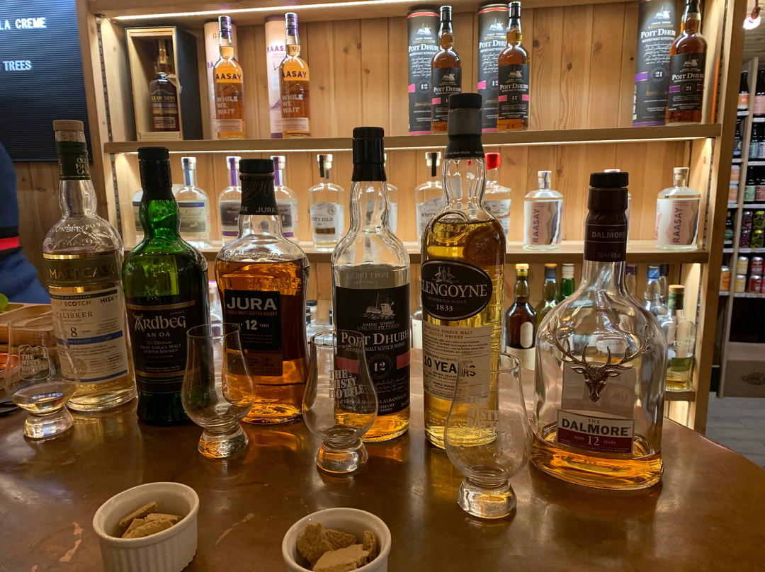 Skye Distillery Tours景点图片