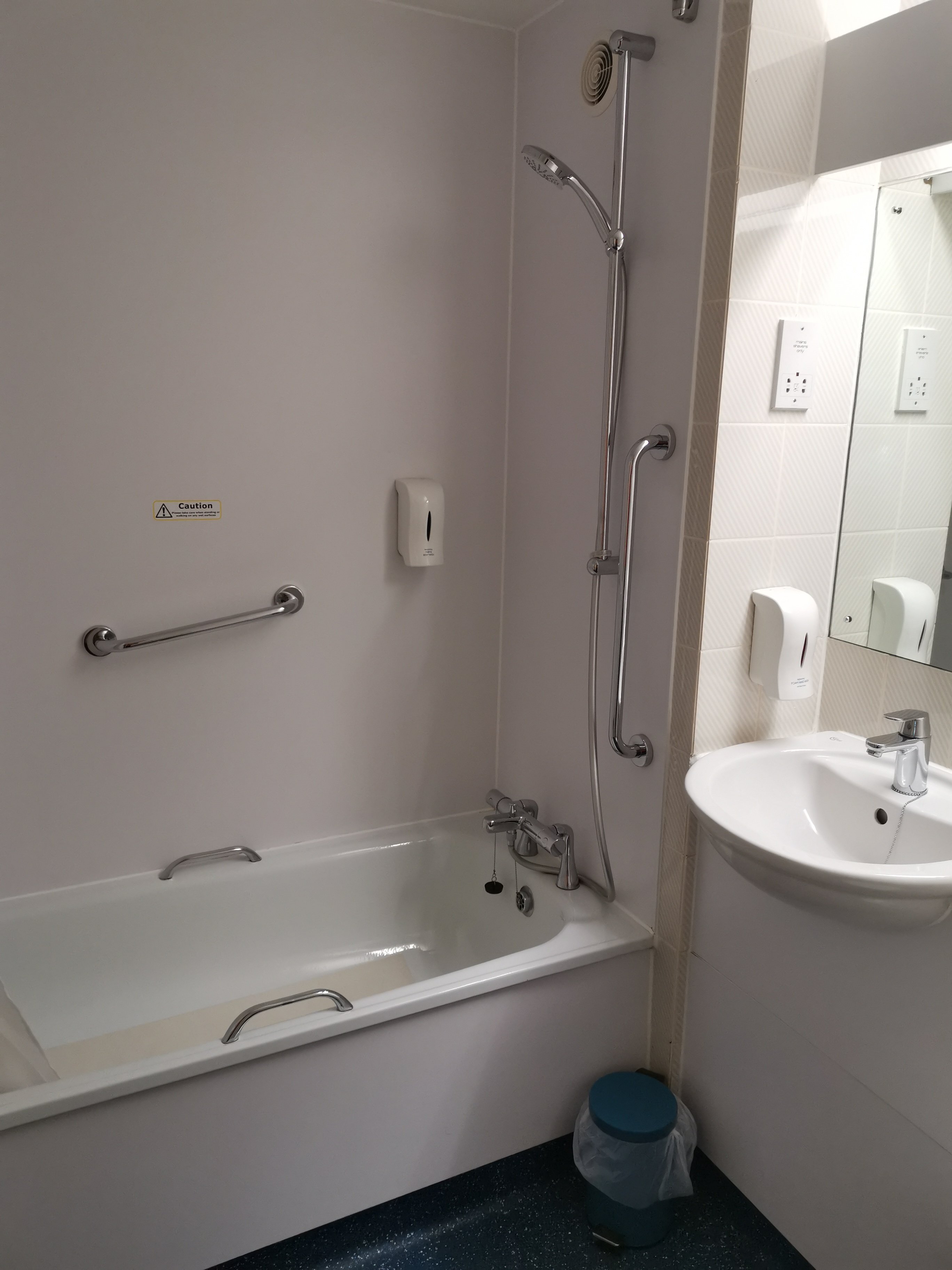 Travelodge Skipton-浴室