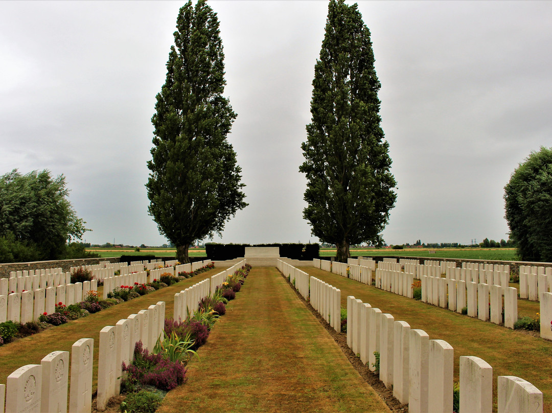 Rue-David Military Cemetery景点图片