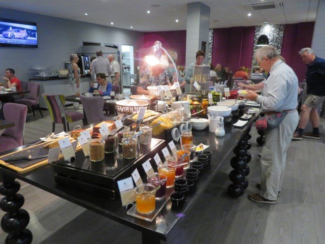 Inter-hôtel Au Relais Saint-éloi-餐饮