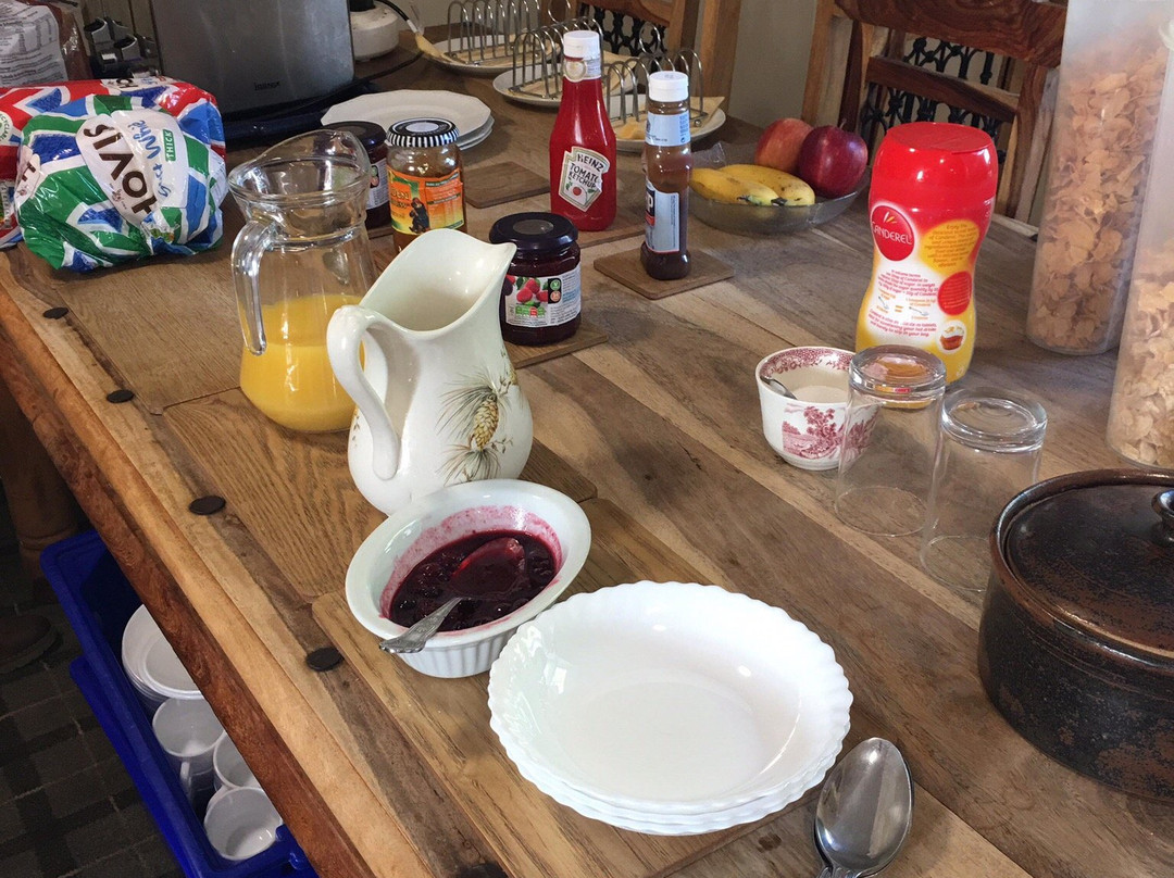 The Plough Hotel主图