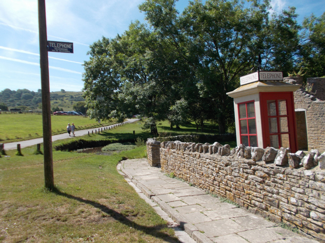 Tyneham Village and Flower's Barrow Walk景点图片