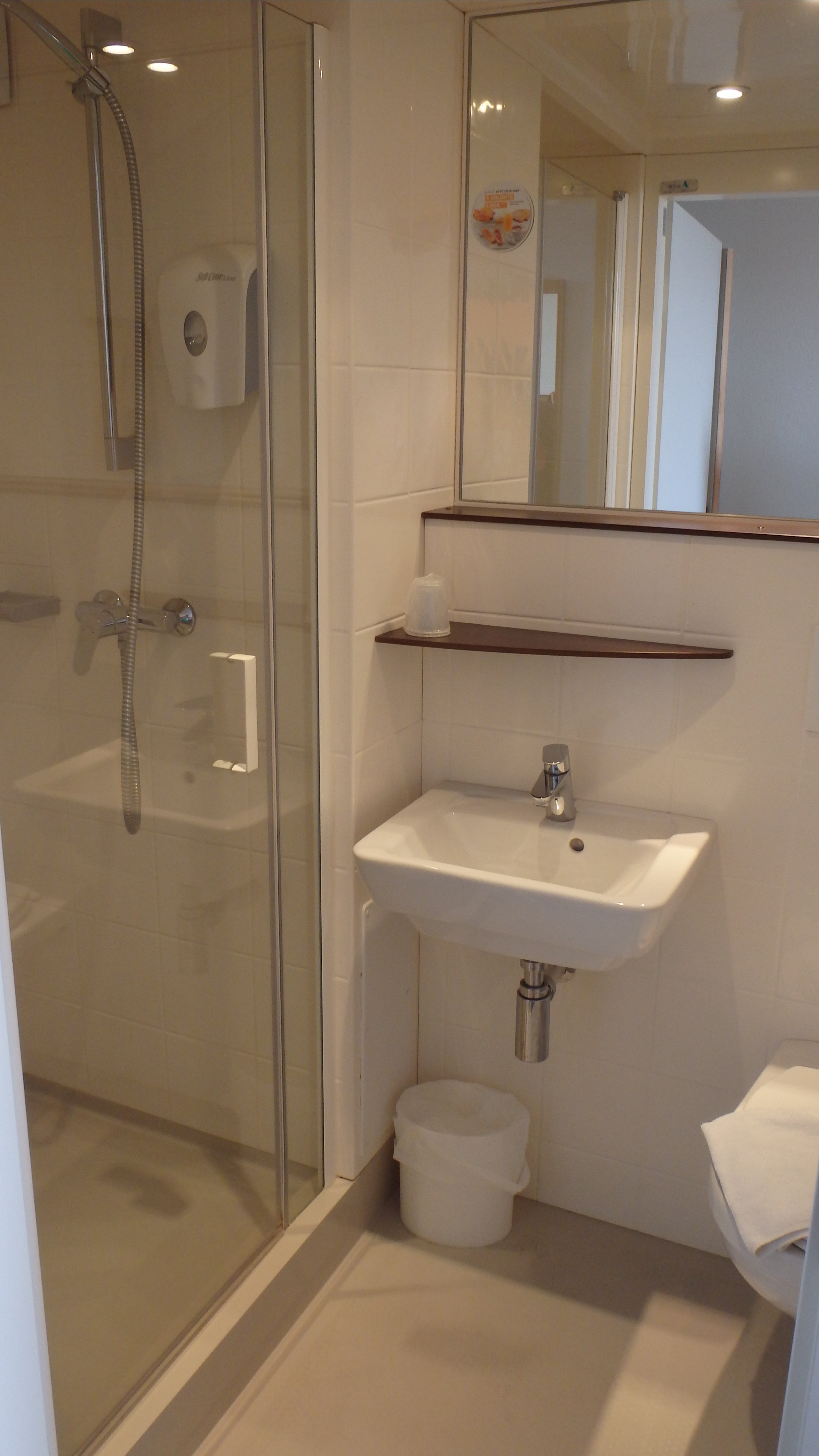 Hôtel Première Classe Valence Nord – Saint-Marcel-浴室
