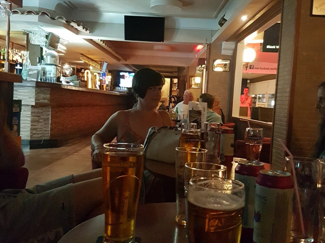 Rose & Crown Cala Millor-卡拉米略尔必去景点
