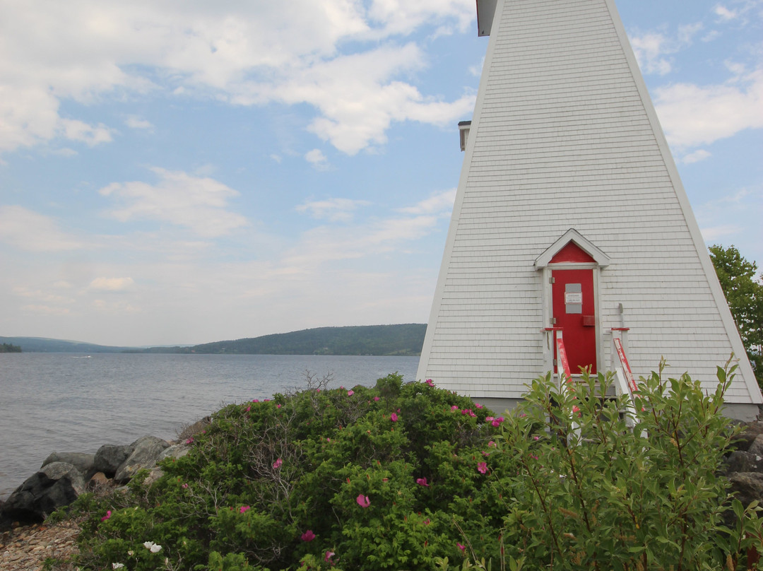 Kidston Island Lighthouse-Baddeck必去景点
