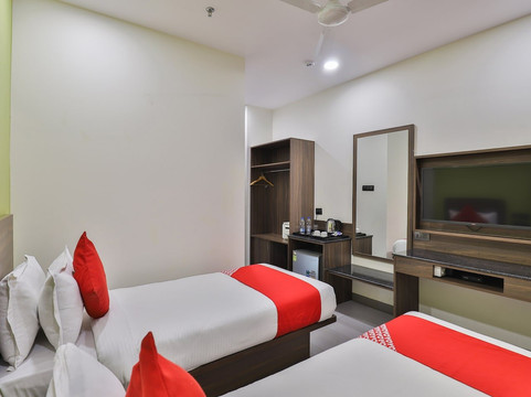 OYO 23338 Genx Surat主图