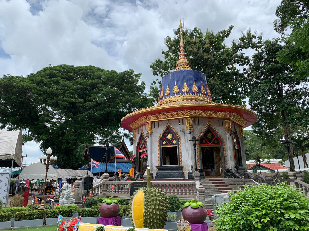 The King Taksin Shrine景点图片