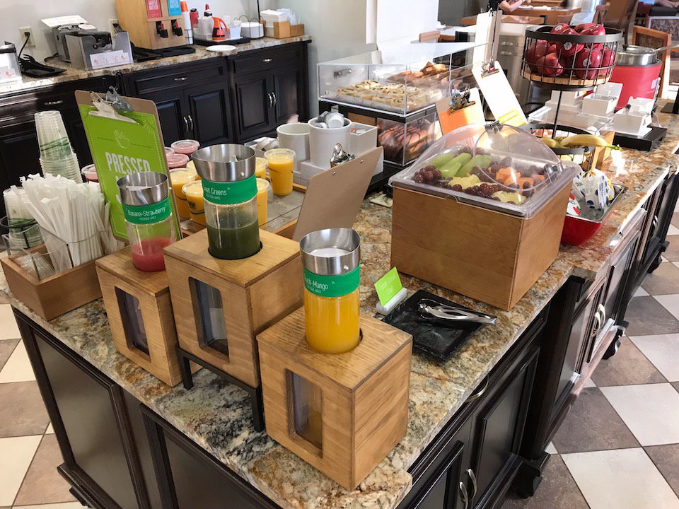 Hampton Inn & Suites Plattsburgh-餐饮