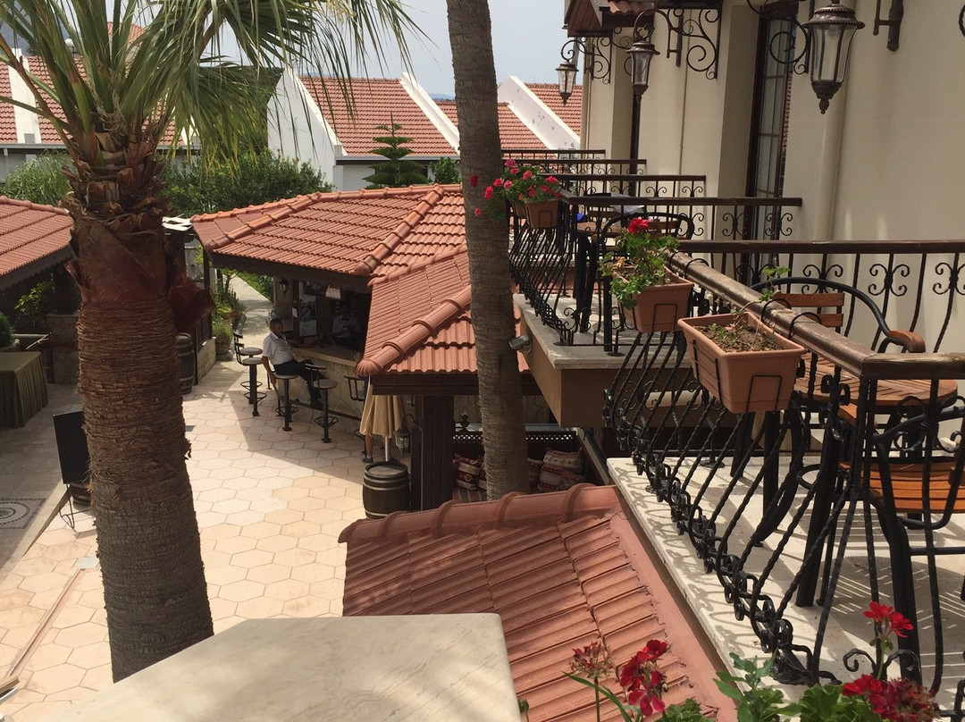 Almond Holiday Village主图