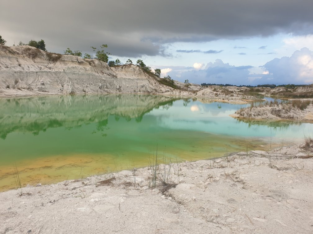Kaolin Lake景点图片