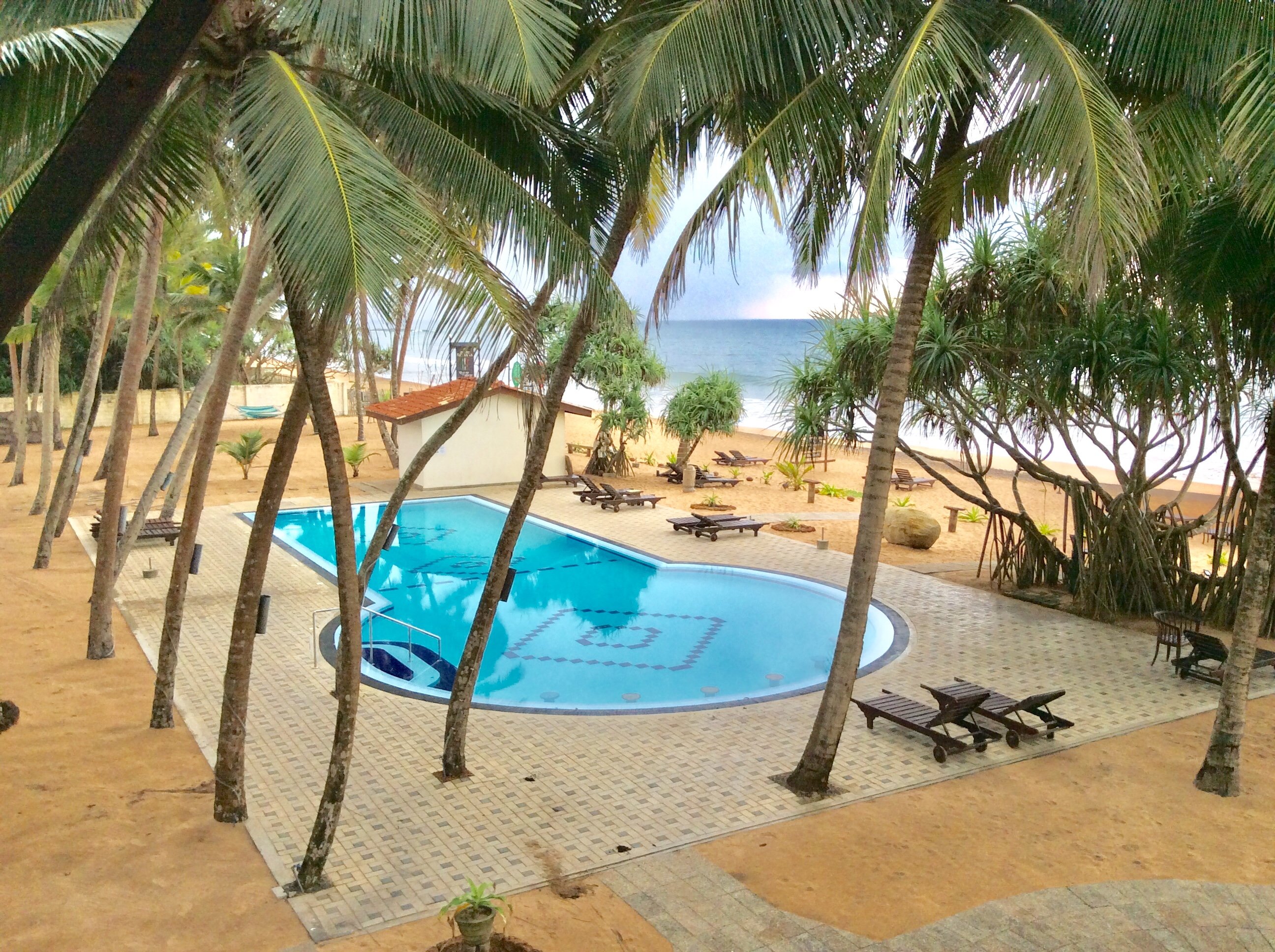 Whispering Palms Hotel-泳池