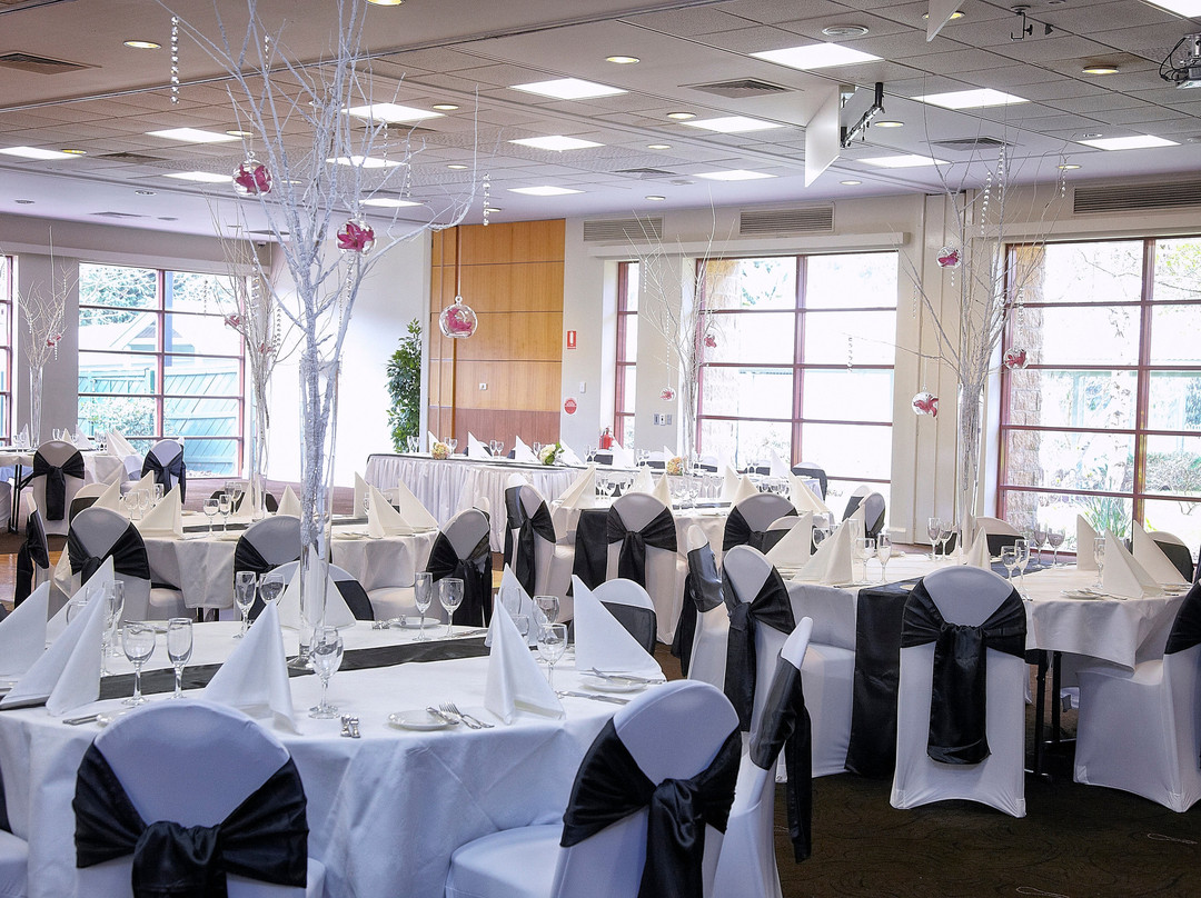 Nightcap at York on Lilydale主图