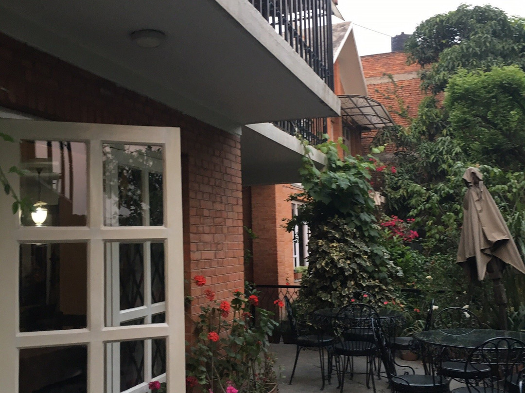 Summerhill House主图