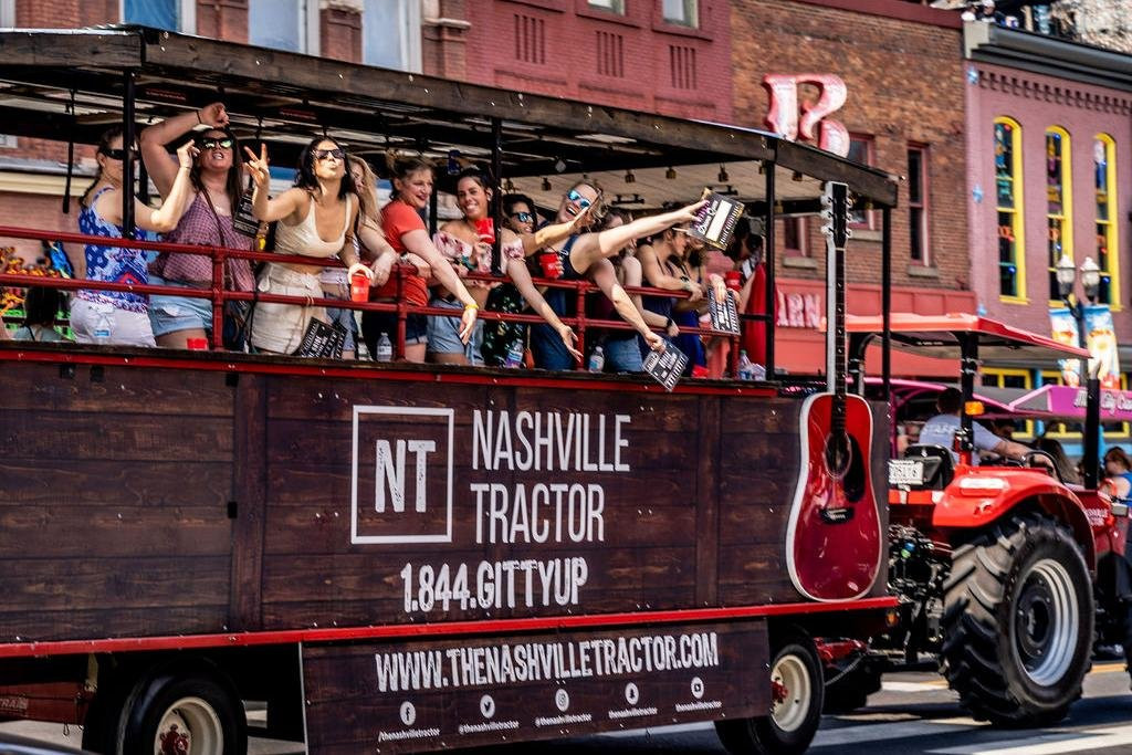 Nashville's BIGGEST and WILDEST Party Wagon Tour. (21+ ONLY)景点图片