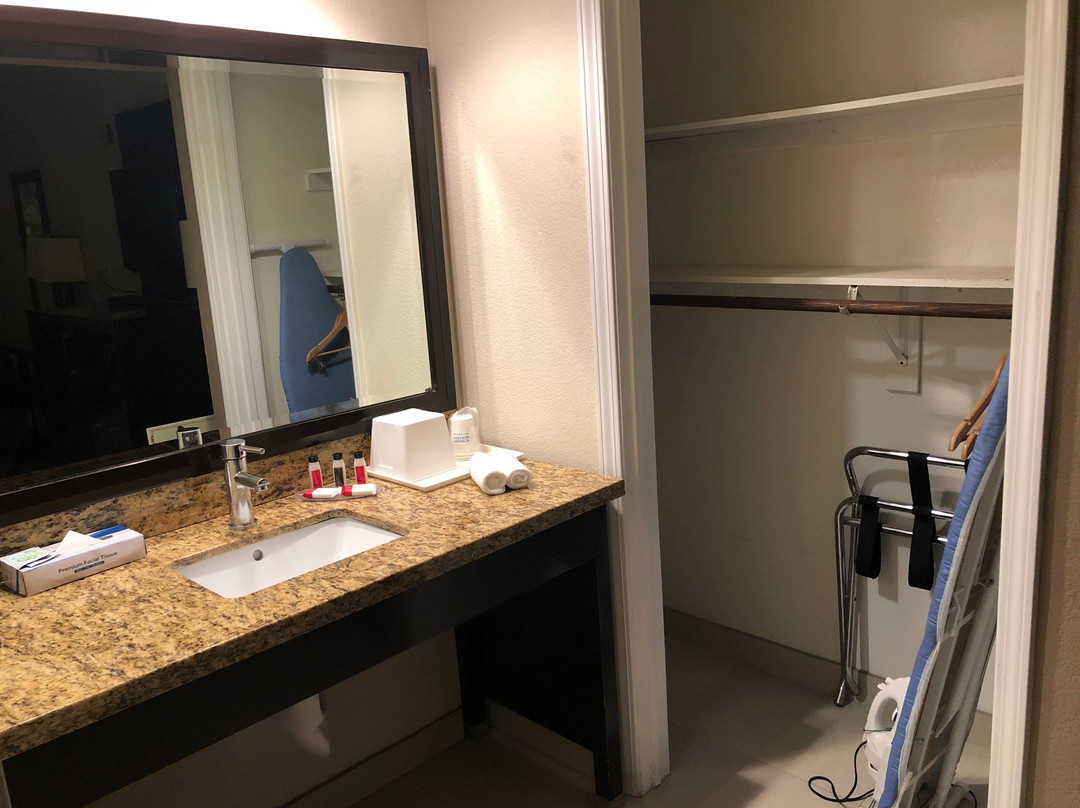 戴斯唐尼酒店主图