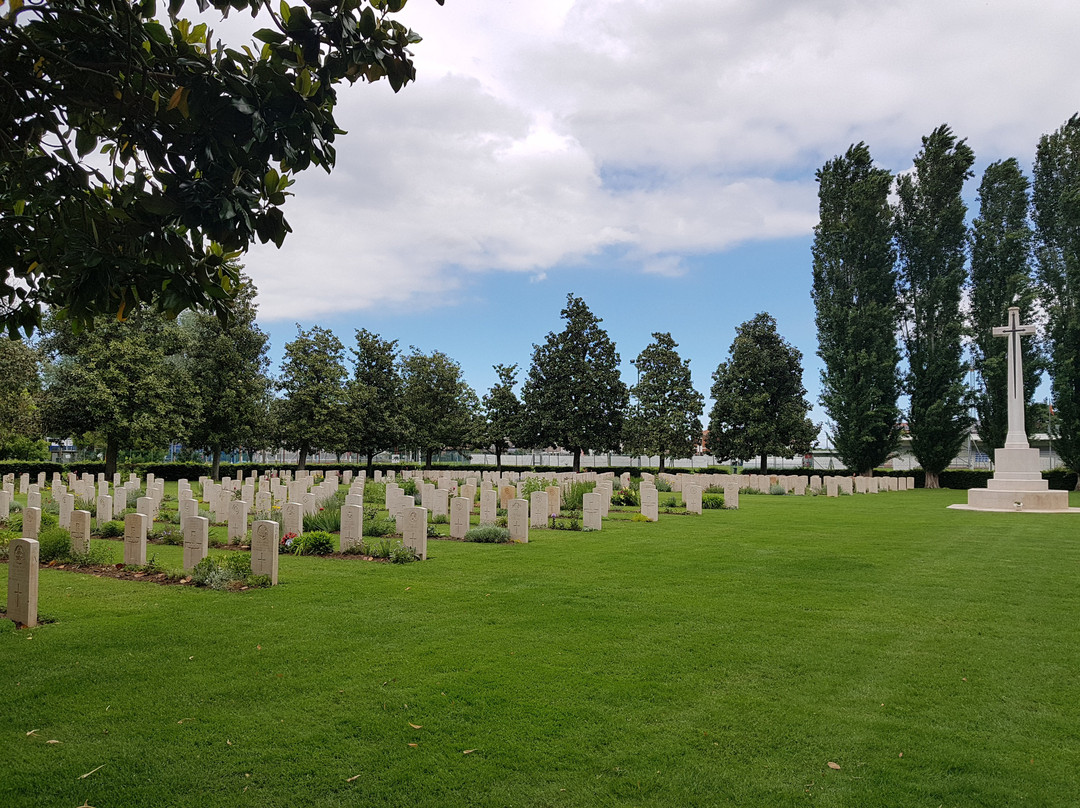 Cesena War Cemetery景点图片