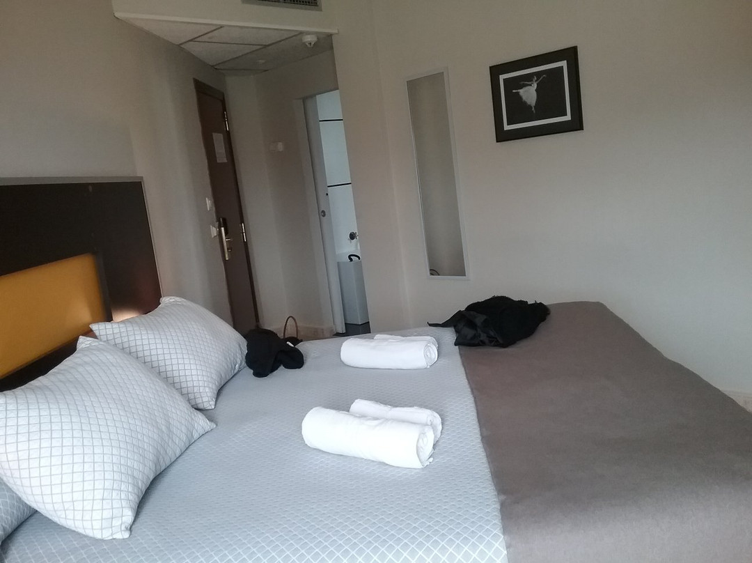 Hotel Montmar主图