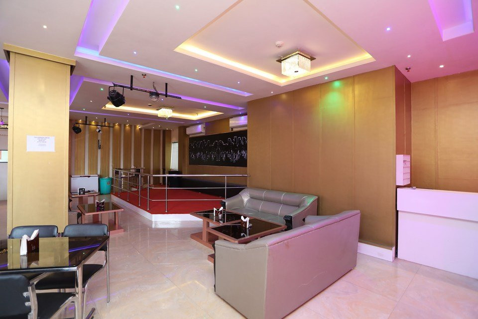 OYO 18774 Utwo Hotel主图