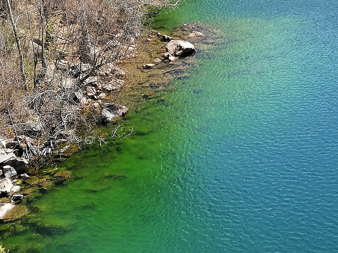 Gour de Tazenat景点图片