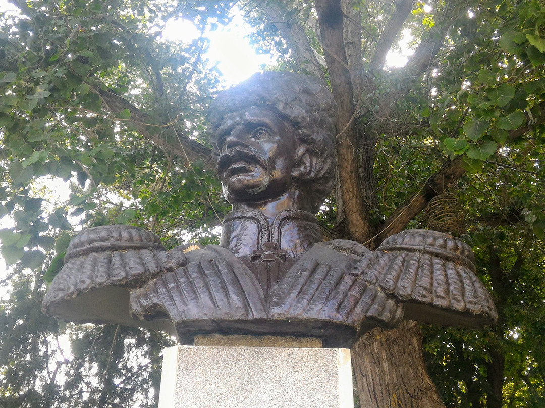 Monument to A.D. Bezkrovny景点图片