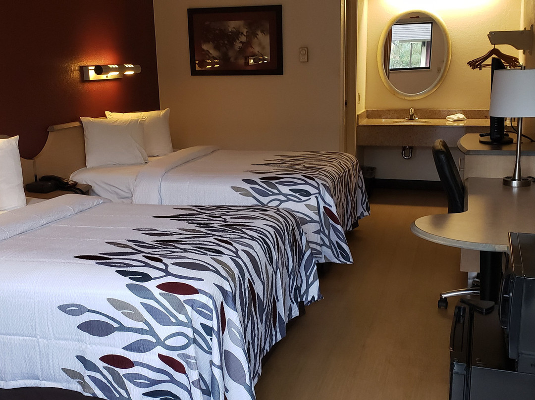 哥伦比亚东红顶酒店-杰克逊堡主图