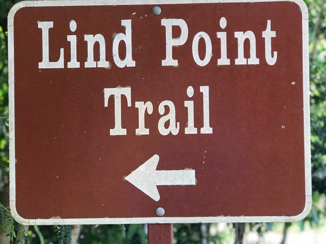 Lind Point Trail景点图片