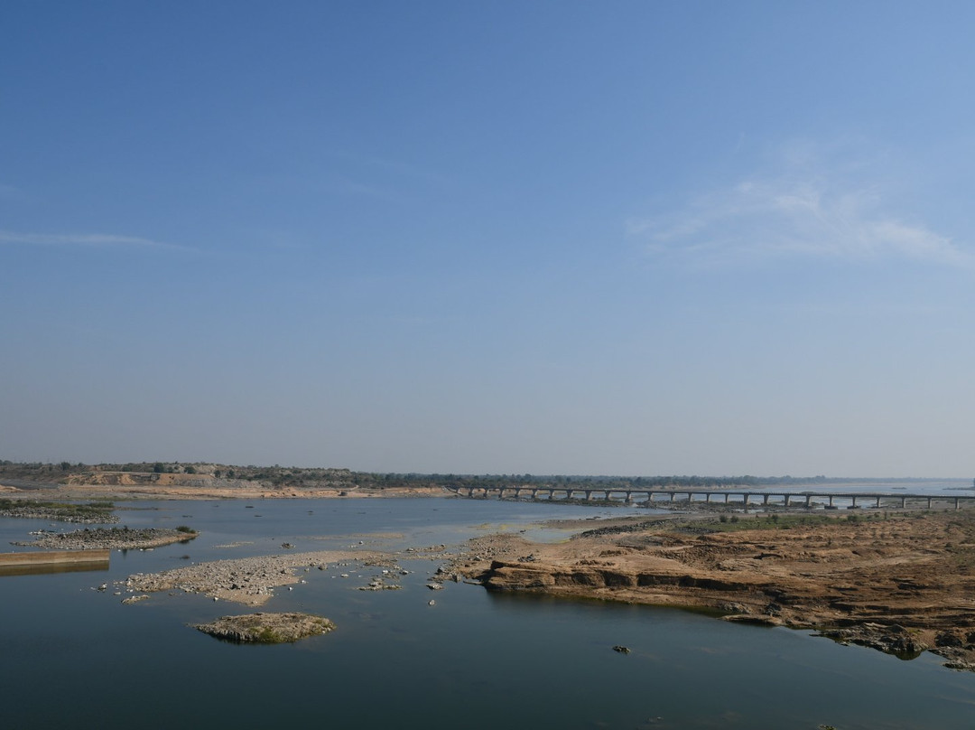 Indirasagar Dam (Gosikhurd Project)景点图片