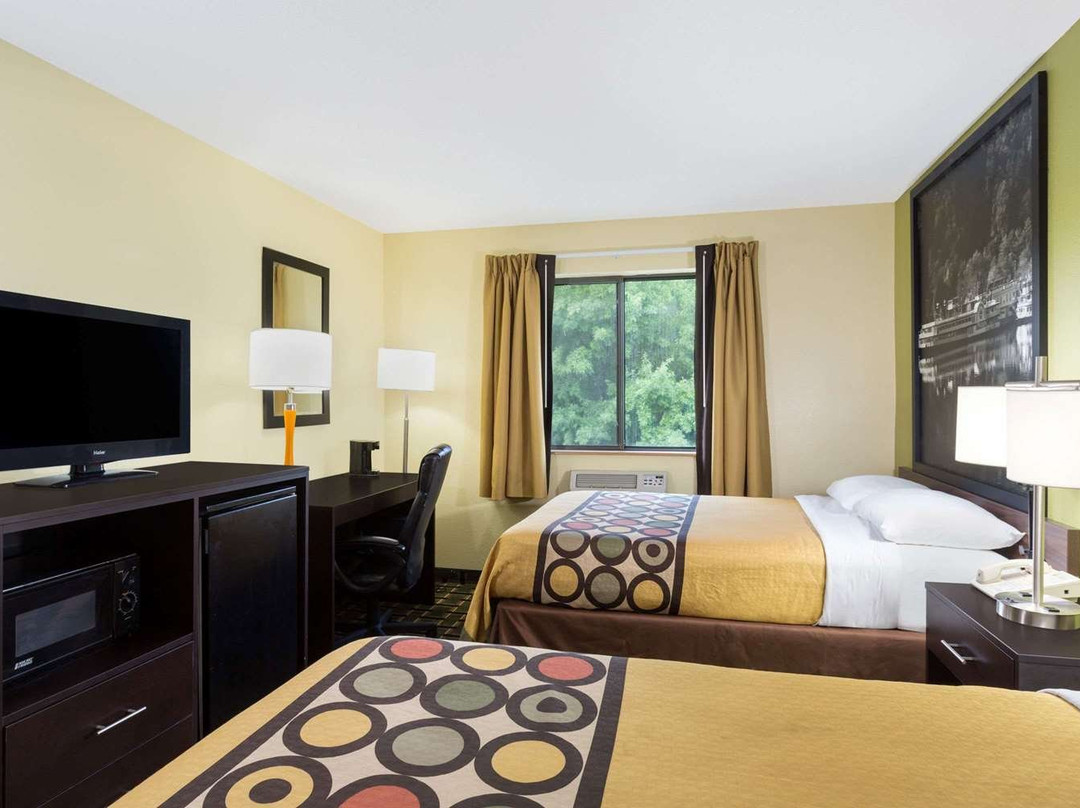 马利耶塔速8酒店主图