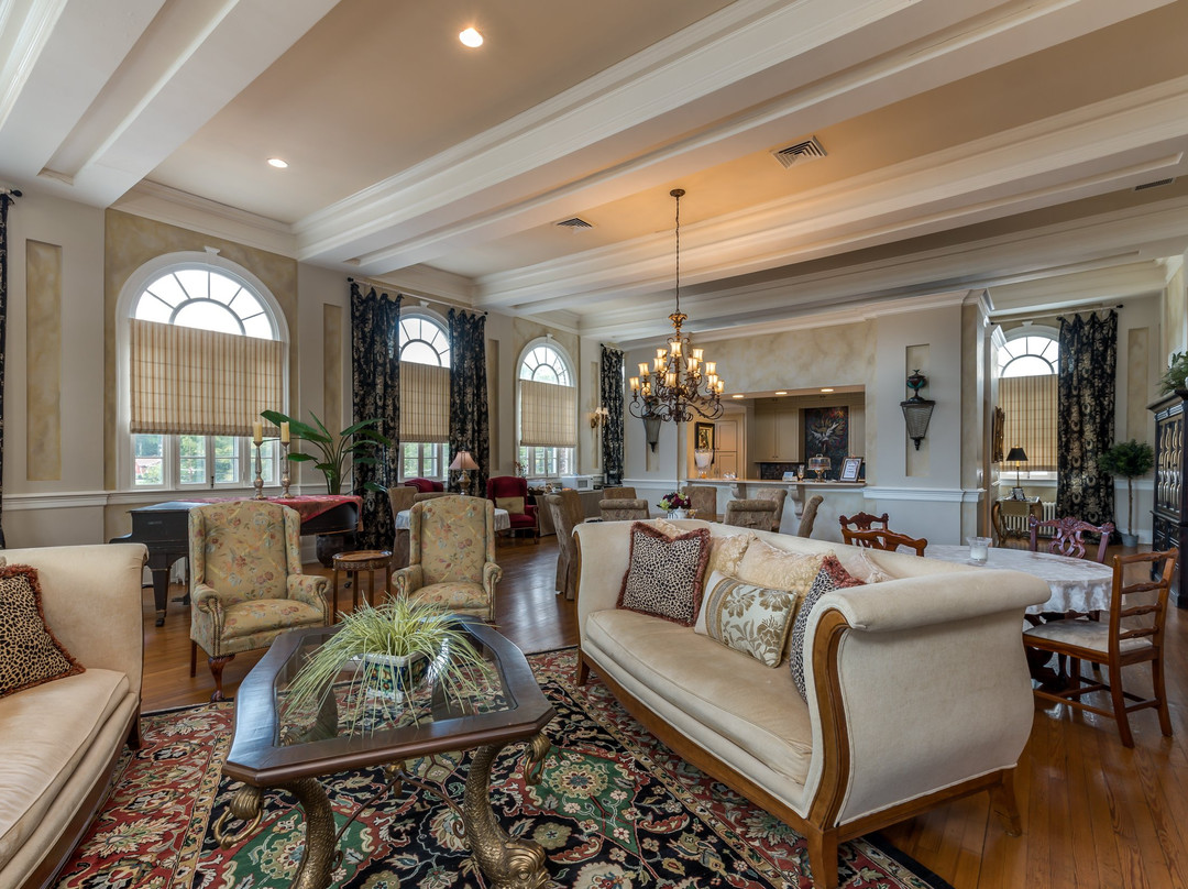 The Firehouse Inn主图