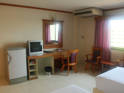 奥利弗酒店主图