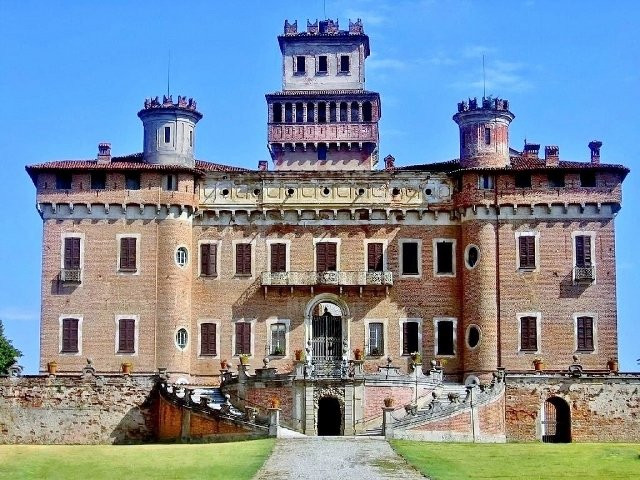 Castello Di Chignolo Po