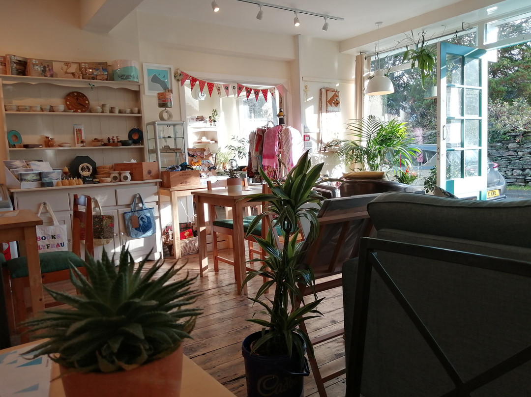 Caffi'r Hen Siop