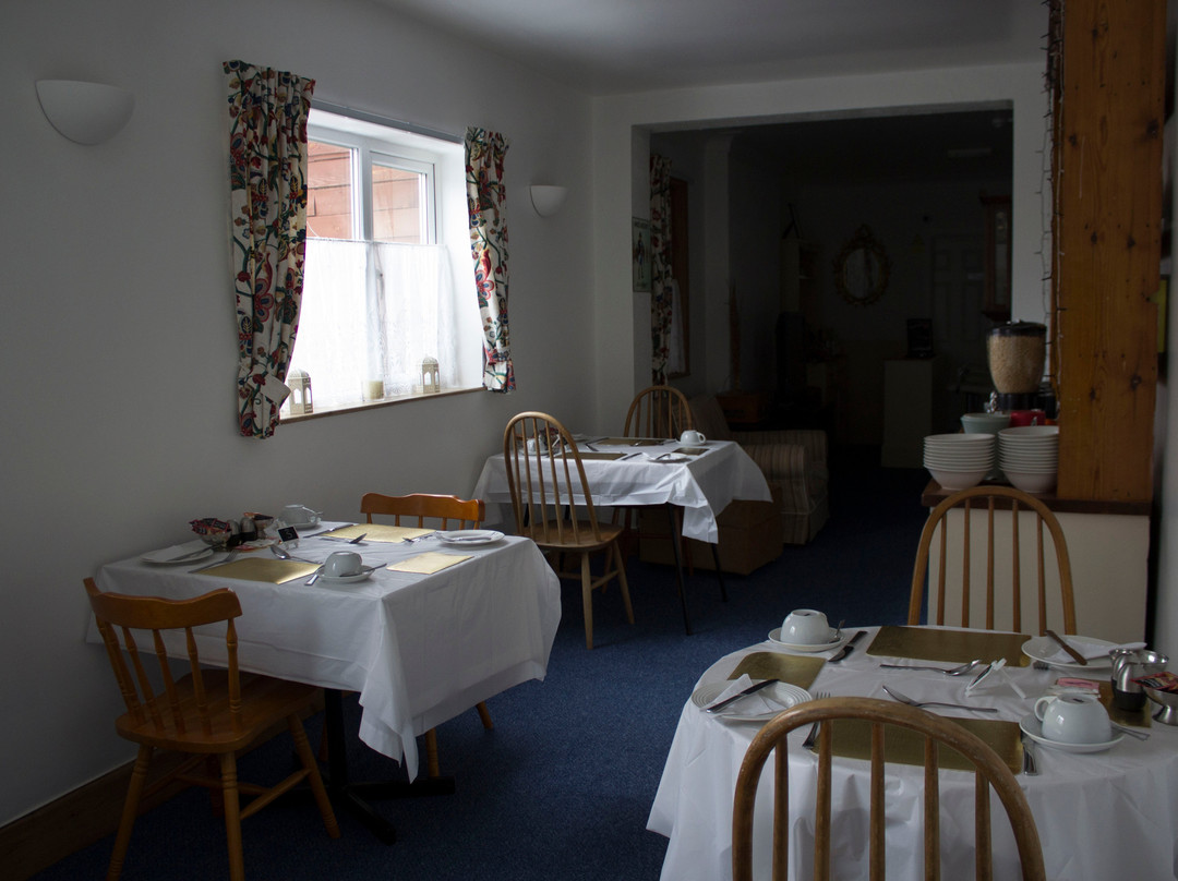 Whiteways Hotel主图