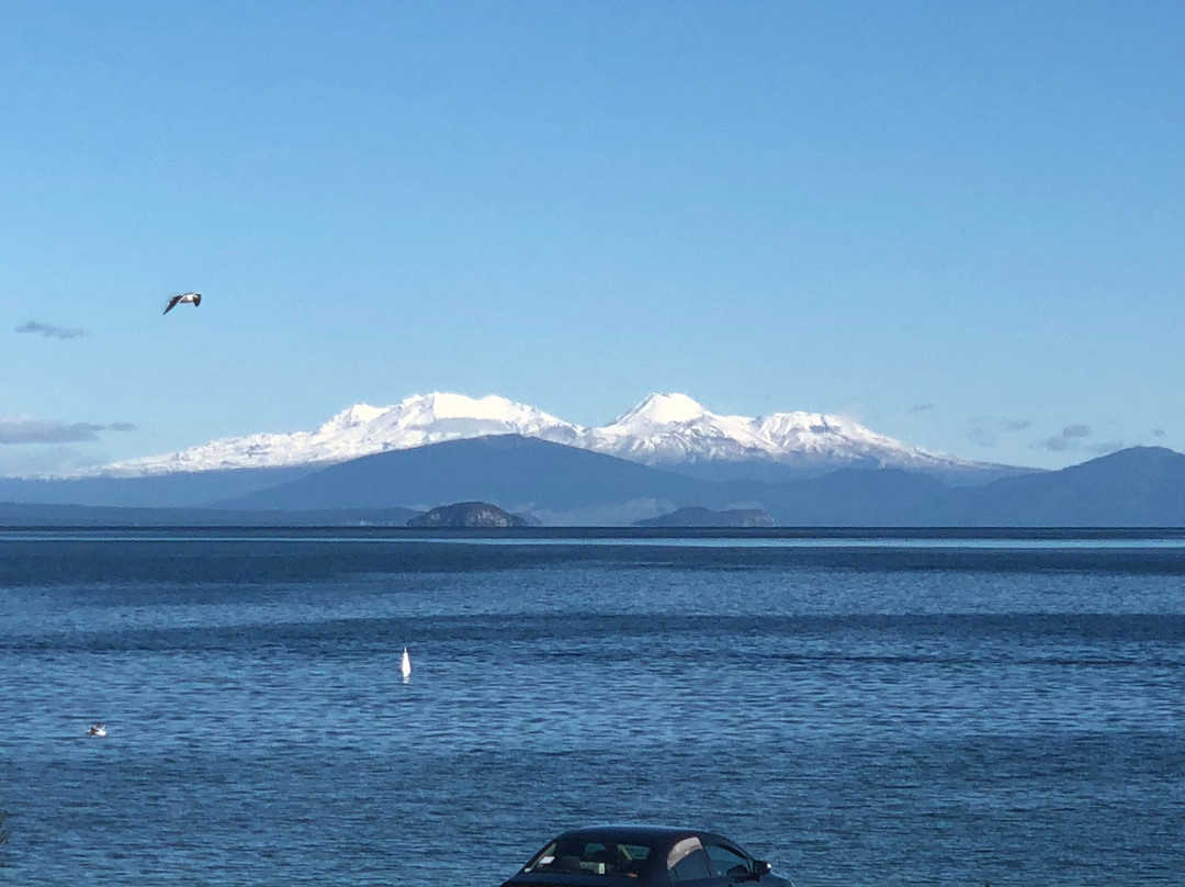 歌堡湖畔汽车旅馆主图