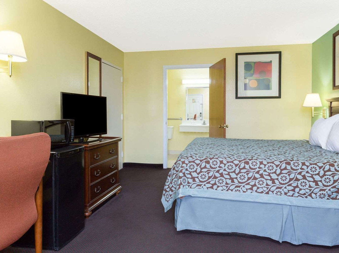 Days Inn by Wyndham Lamont/Monticello主图