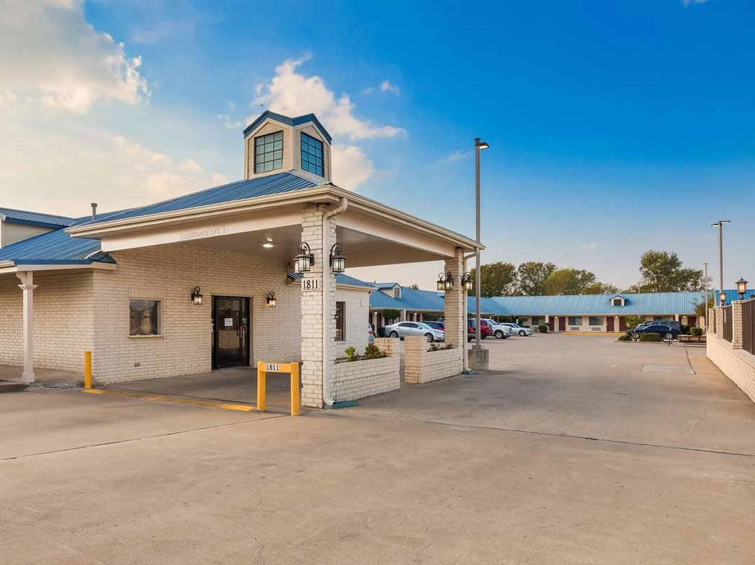 Best Western Regency Inn & Suites主图