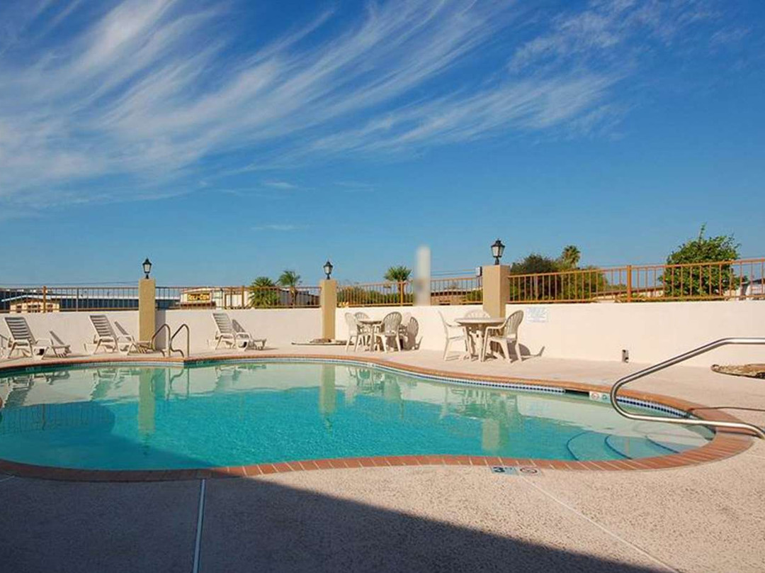 Surestay Hotel By Best Western Alice主图