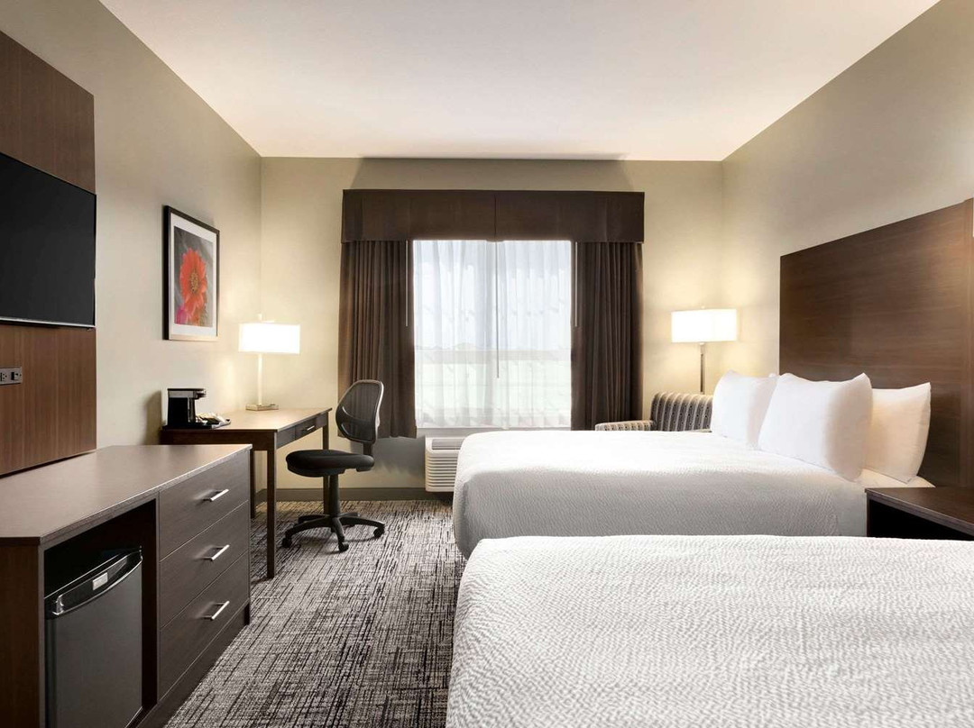 Days Inn & Suites By Wyndham Warman主图